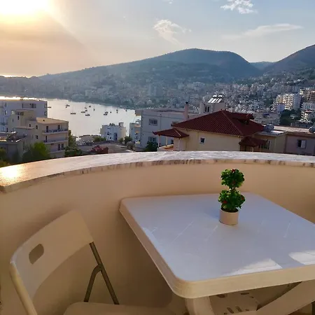 Coral Apartment *